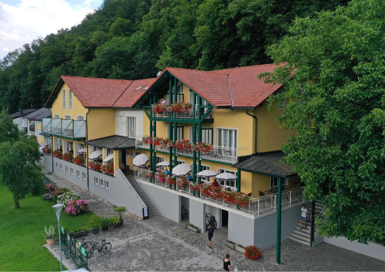 Gasthof-Pension Luger Wesenufer ภายนอก รูปภาพ