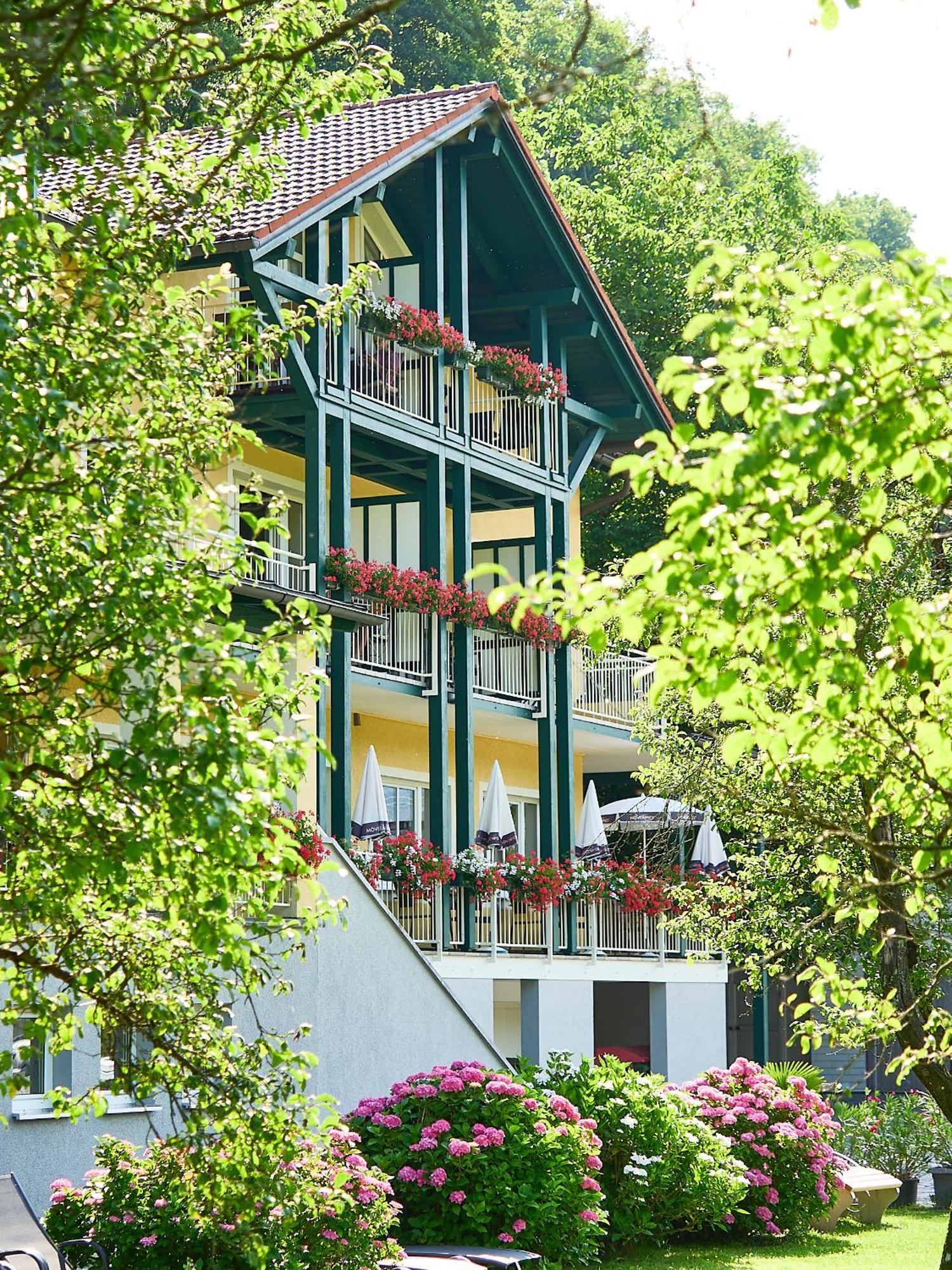 Gasthof-Pension Luger Wesenufer ภายนอก รูปภาพ