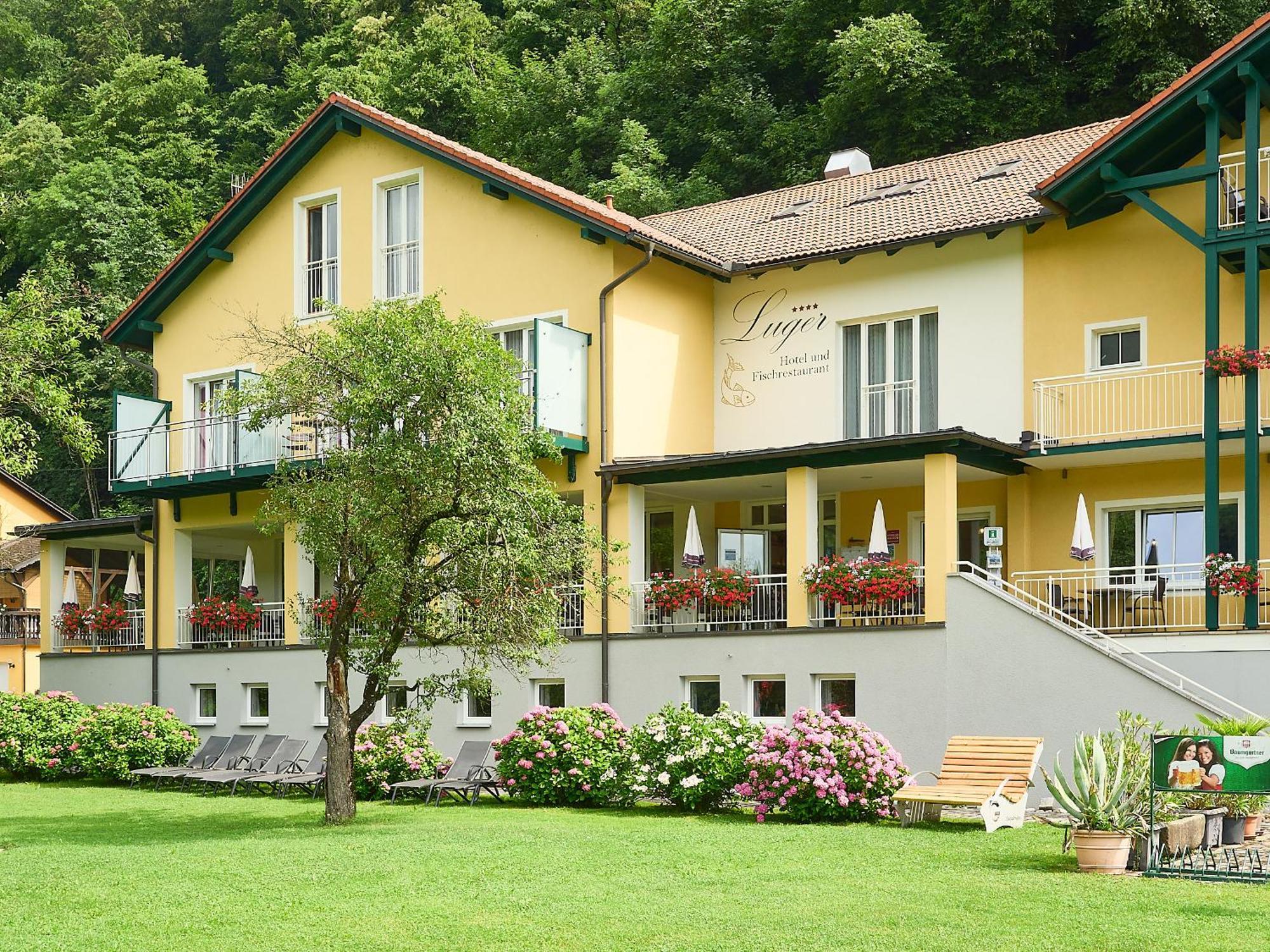 Gasthof-Pension Luger Wesenufer ภายนอก รูปภาพ
