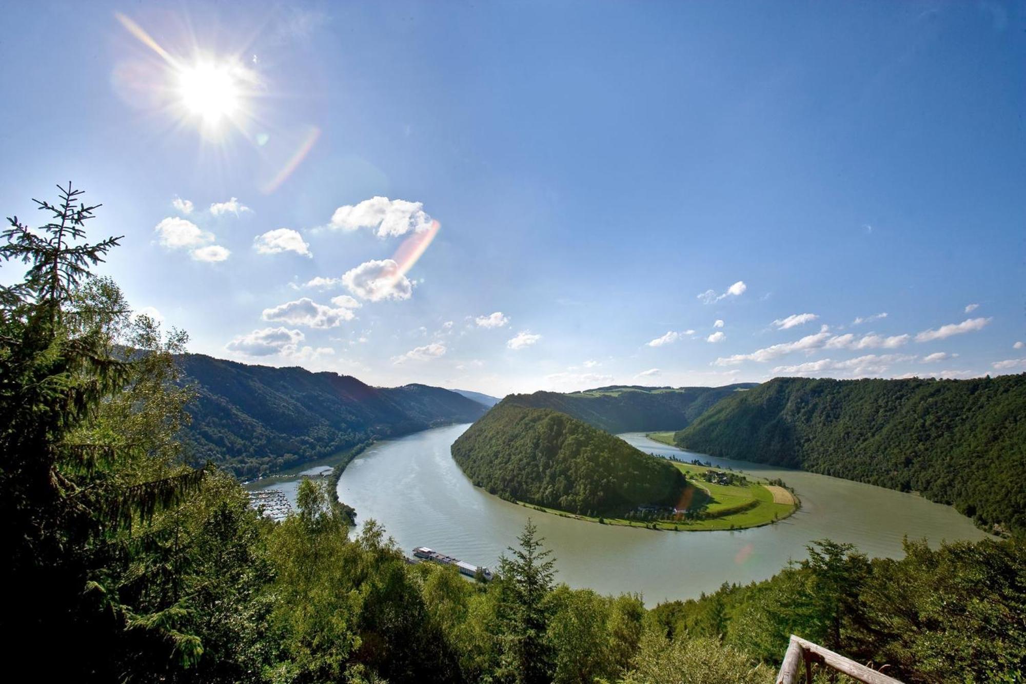 Gasthof-Pension Luger Wesenufer ภายนอก รูปภาพ