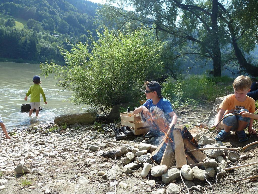 Gasthof-Pension Luger Wesenufer ภายนอก รูปภาพ