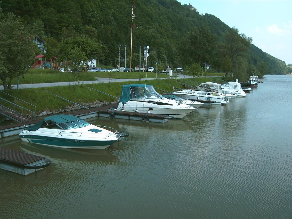 Gasthof-Pension Luger Wesenufer ภายนอก รูปภาพ